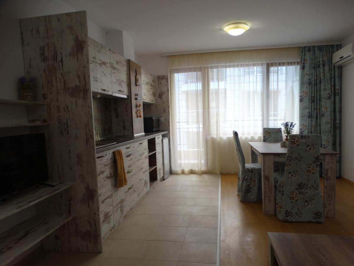 Lora Boutique Apartman Pomorie Kültér fotó